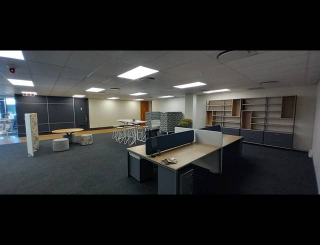 1,609M² OFFICE TO LET IN WOODMEAD